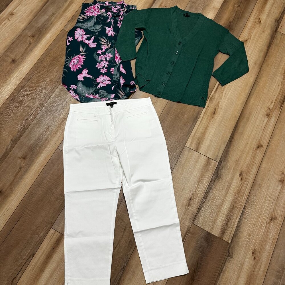 Ann Taylor Floral Sleeveless Blouse Size S Green & Pink 100% Polyester